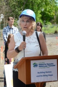 Roslyn Bern speaking at the groundbreaking ceremony